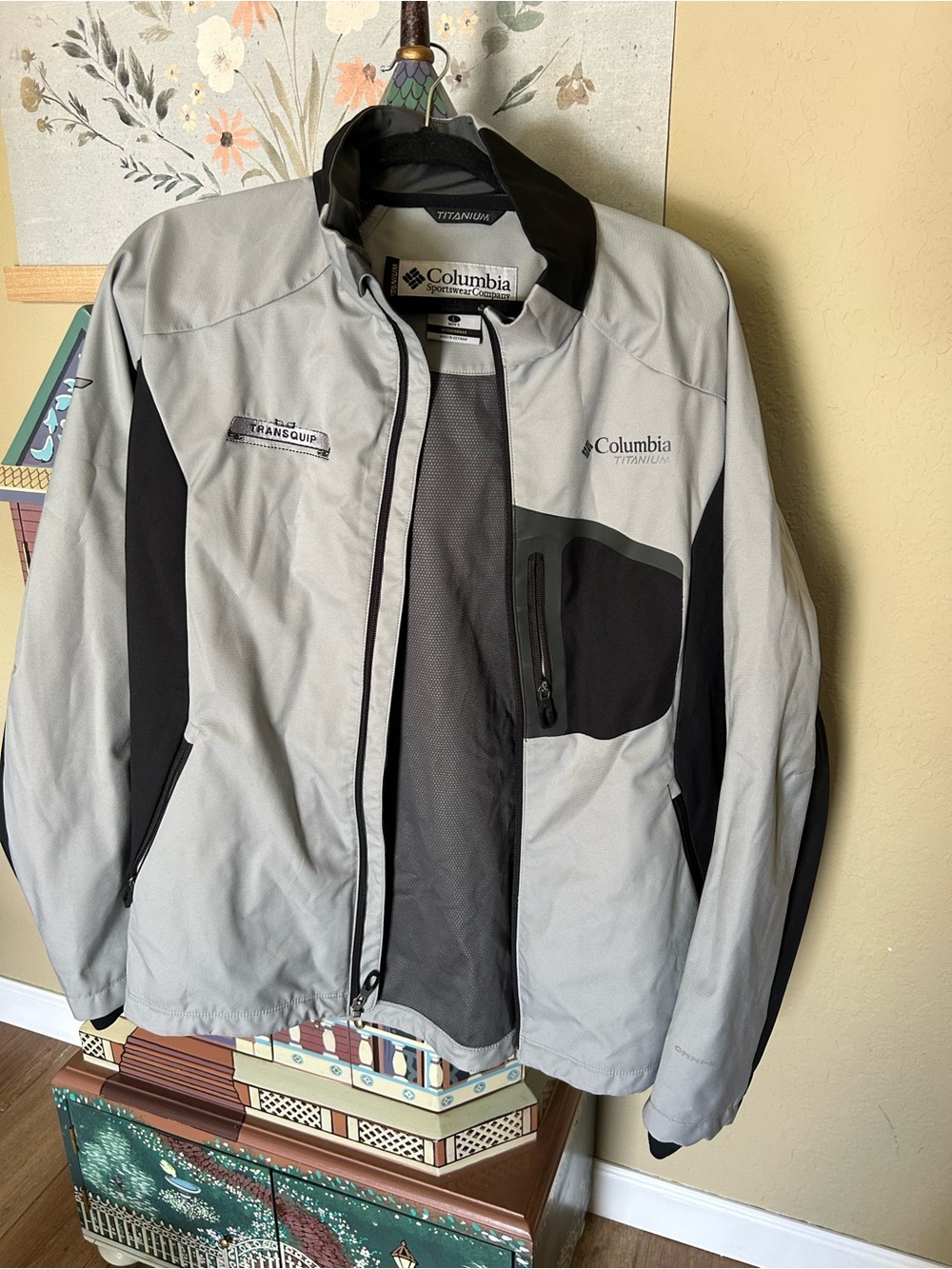 Columbia Titanium Men's Gray and Black Jacket